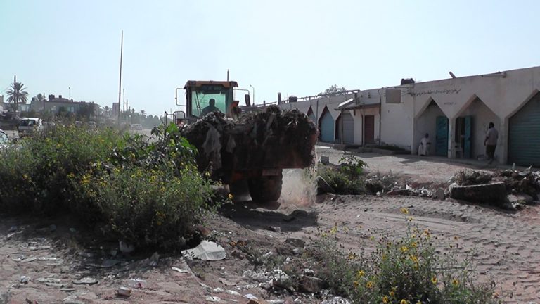 سوق الجمعة: مباشرة أعمال رصف طريق عرادة