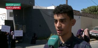 “عمر القاضي” أحد طلبة التعليم الديني: “نطالب بإيقاف الذل والتهميش الذي تمارسه وزارة التعليم -منذ مدة- على طلبة التعليم الديني”.