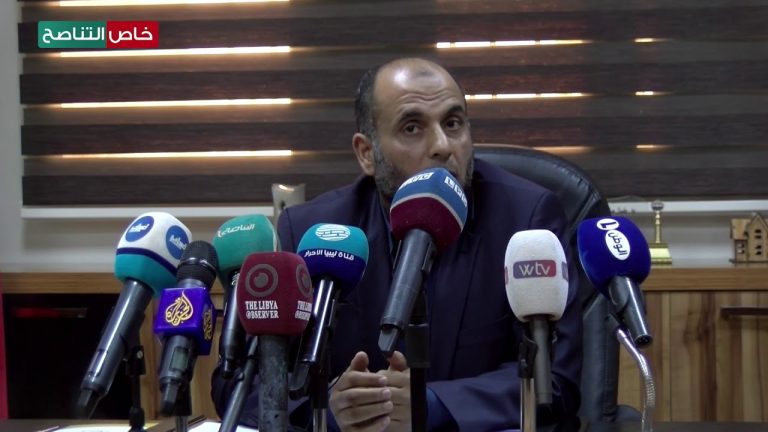 عدسة التناصح | مؤتمر صحفي لرئيس الهيئة العامة للبحث والتعرف على المفقودين كمال سالم أبو بكر للحديث حول مجهودات الهيئة في انتشال الحثامين والمقابر الجماعية بعد تحرير طرابلس