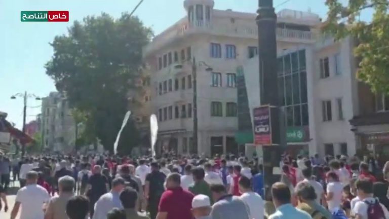 جموع المصلين تتجه للصلاة في آيا صوفيا | 24 – 07 – 2020
