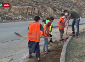 تابعت عدسة التناصح أمس الخميس انطلاق حملة نظافة وتشجير واسعة بمنطقة الداوون التابعة لبلدية ترهونة نظمها شباب المنطقة تحت شعار “نحبوها وبيدينا نبنوها” وتستمر الحملة حتى 19 من سبتمبر الجاري