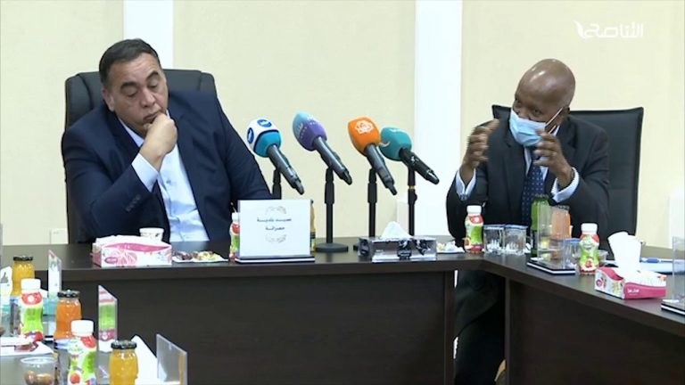 رصدت عدسة التناصح اليوم السبت زيارة وزير العمل لمدينة مصراتة واجتماع مع عميد وأعضاء المجلس البلدي بالإضافة لحضوره ورشة عمل بخصوص مشروع التأهيل لسوق العمل في مجال الطاقات المتجددة