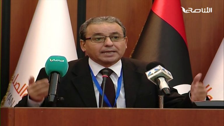 د. إلياس الباروني/ أستاذ العلاقات الدولية: ما الفارق بين تعامل المجتمع الدولي ومحكمة الجنايات مع الأحداث الليبية في 2011 وما حدث في 2019؟ خلال ندوة: المحاكمات الجنائية بين السياسة والقانون