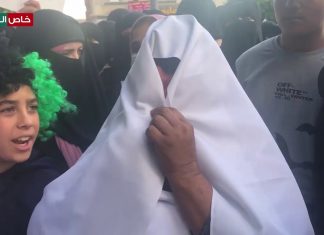 استمرار خروج أهالي المفقودين بمدينة ترهونة عصر أمس الجمعة في مظاهرات للمطالبة بملاحقة القتلة والتعجيل بالكشف عن مصير أبنائهم المختطفين على يد ميليشيا الكاني | 07 – 11 – 2020