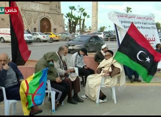 عدسة التناصح | رغم برودة الطقس إلا أن ميدان الشهداء بالعاصمة طرابلس لم يخلو اليوم من بعض المحتجين على الإساءة لرسول الله صلى الله عليه وسلم