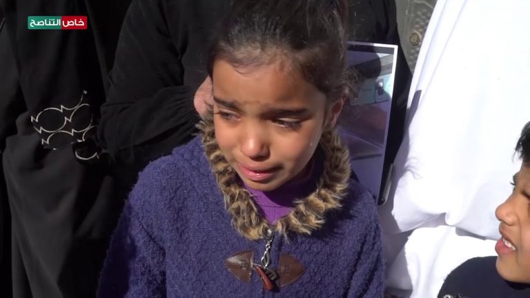 عدسة التناصح | وقفة احتجاجية لذوي الضحايا والمتضررين أمام مقر النيابة بترهونة احتجاجا على الإفراج على بعض المتورطين في الجرائم التي ارتكبتها ميليشيات “الكاني” وعصابات حفتر بالمدينة