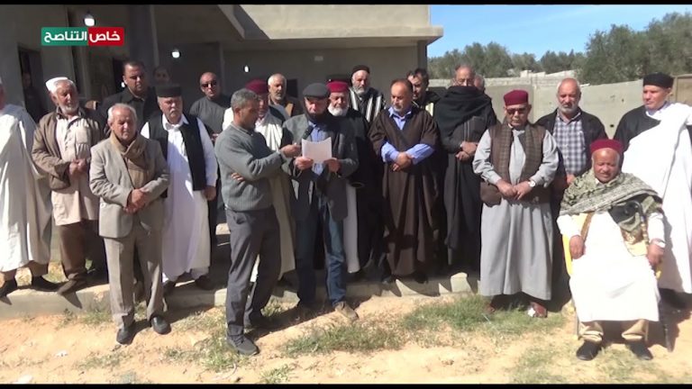 شاهد – بيان قبائل ترهونة خلال لقائها بوفد من قبائل برقة مطالبين بتسليم المتورطين في الجرائم