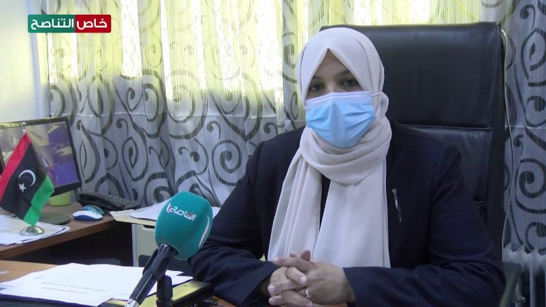 أحلام الكاتب/ منسق الامتحانات بمدرسة 17 فبراير: الظروف صعبة قليلا في ظل جائحة كورونا، وقلة الإمكانيات، لكن الوضع العام داخل المدرسة جيد من الناحية الاحترازية