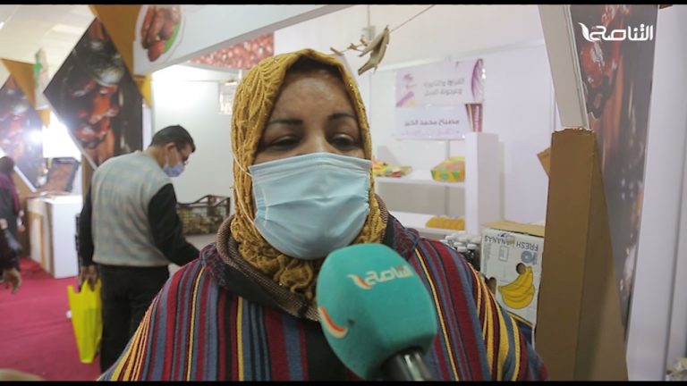 شاهد – إحدى الزائرات لمعرض طرابلس الدولي للتمور توجه رسالة إلى الشعب الليبي وتحثهم على الوحدة ونبذ الخلاف ولم الشمل