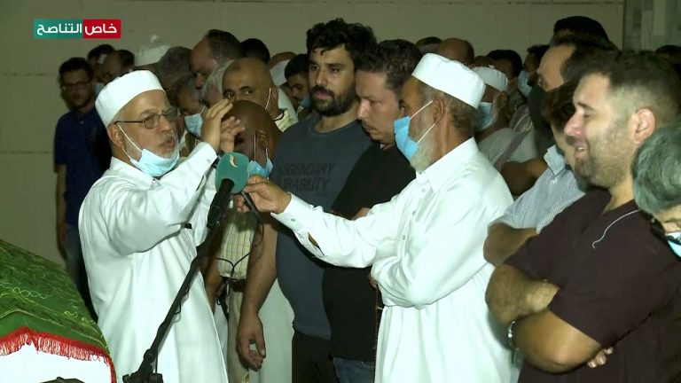 عدسة التناصح | صلاة الجنازة على الشيخ عبدالقادر الجهاني اليوم بمقبرة منيذر بطرابلس – 5 أكتوبر 2021