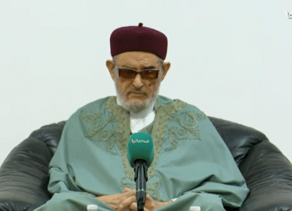 الشيخ د. الصادق بن عبدالرحمن الغرياني خلال لقائه طلبة العلم بالمعهد العالي للعلوم الشرعية بتاجوراء: التصدي للباطل والدفاع عن الحق ومواجهة الظلم والبغي والأنحراف السياسي أو الإجتماعي هو مسؤولية العلماء وأولى أولوياتهم.