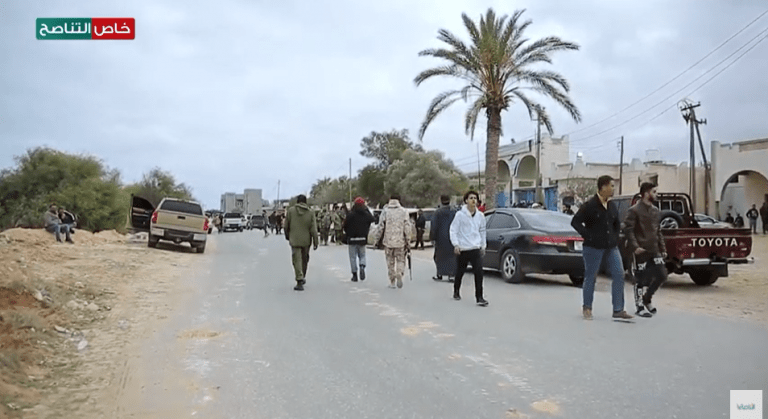 احتجاج أهالي – وريمة – بتاجوراء حول بناء جهاز الردع أسوارا على أراضٍ بالمنطقة