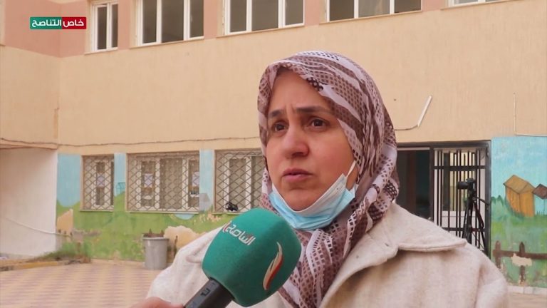 عدسة التناصح| ترصد لقاءات بعض لجان التدريس والمراقبة في أول أيام امتحانات طلبة التعليم الأساسي بمدرسة أم المؤمنين في مدينة زوارة.