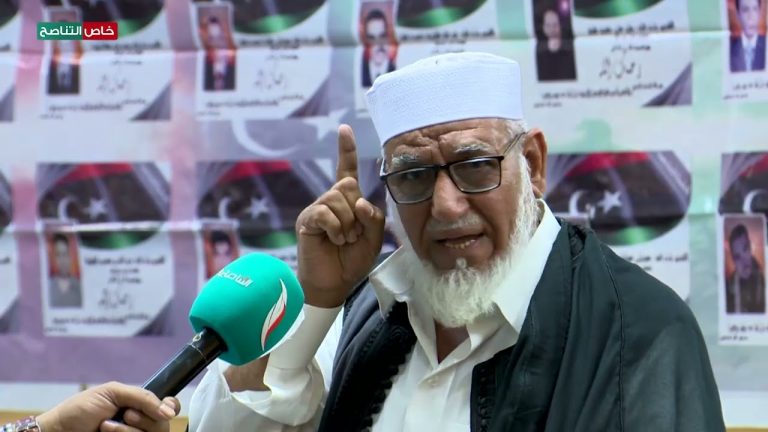 عدسة التناصح | لقاء مع “مبارك الفطماني” والد أحد الشهداء، في إحياء ذكرى مجزرة 28 مايو2011: نريد من شباب وثوار 17 فبراير أن يتصدروا هم المشهد ولا يتركوه (للشّياب) الذين عاشوا مع الملك إدريس وعاشوا مع القذافي وعاشوا مع الثورة وما زالوا يتصدرون المشهد.