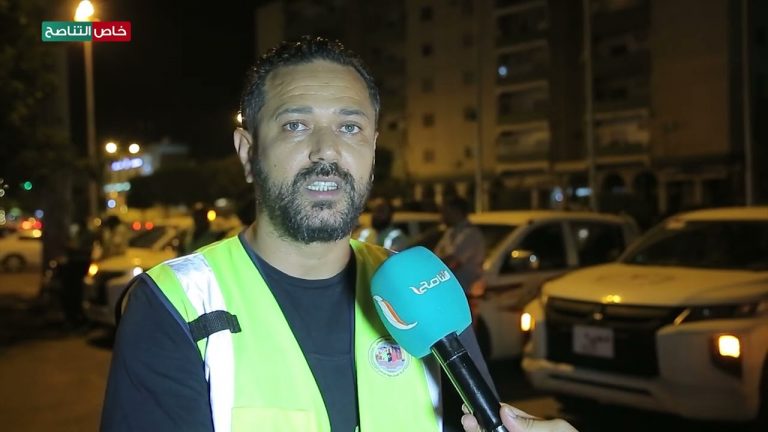 عدسة التناصح|  لقاء مع مشرف وقاية صحية بشركة الخدمات العامة طارق أبوقصة أثناء قيامهم بعملية رش المبيدات الحشرية في بلدية سوق الجمعة…