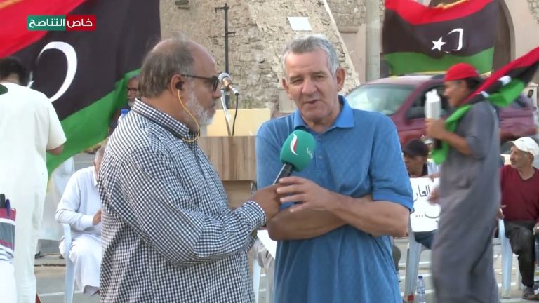 عدسة التناصح| لقاء مع د. عبدالله المقيرحي – عضو هيئة التدريس بالجامعة العلمية وأحد أحرار ميدان الشهداء خلال مظاهرة تستنكر ما حدث من اشتباكات وترويع المدنيين من قبل الانقلابيين داخل العاصمة وتطالب بالانتخابات البرلمانية.