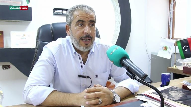 محمد الكشر رئيس المجلس التسييري لبلدية ترهونة يتحدث للتناصح عن المقابر الجماعية بالمدينة بمناسبة اليوم العالمي للإخفاء القسري