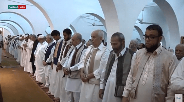 عدسة التناصح | صلاة الغائب على فضيلة الإمام يوسف القرضاوي رحمه الله بمسجد الشيخ بمدينة مصراتة