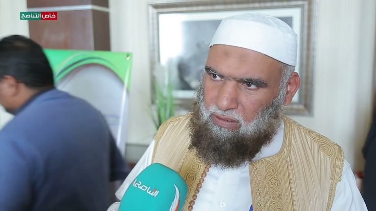 محمد الرباح – عضو هيئة تدريس بجامعة خاتم المرسلين خلال الملتقي العلمي “المرأة وحقوقها من منظور إسلامي شامل”.