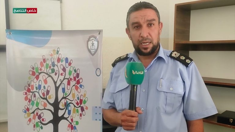 في اليوم العالمي للصيادلة نبهنا في هذه الندوة من يمتهن هذه المهنة بأن يأخذ الحيطة والحذر والالتزام بحفظ الأدوية بالشكل الصحيح /  العقيد عبدالحميد القصبي/ رئيس جهاز الحرس البلدي بمدينة الزاوية