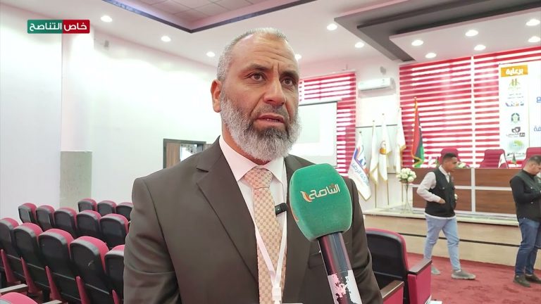 لقاء مع رئيس المؤتمر العلمي السابع في كلية الاقتصاد بمدينة الخمس عمران البكوري في فعاليات المؤتمر الذي حمل عنوان (رأس المال الفكري والاقتصاد القائم على المعرفة)