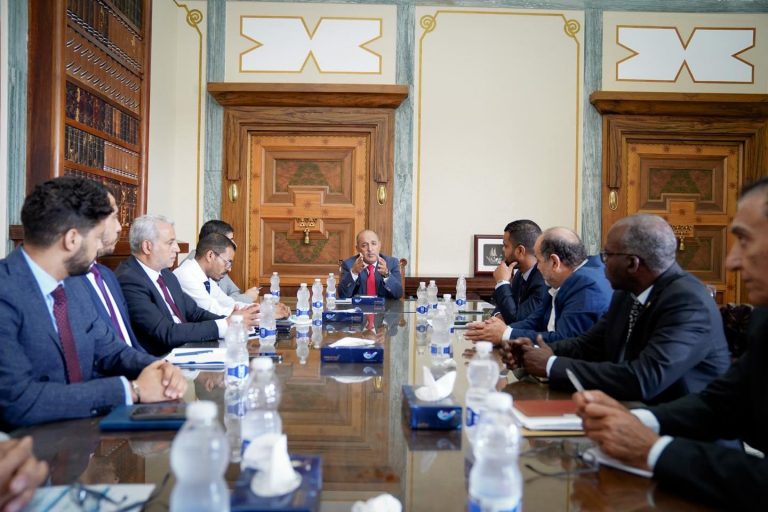 مصرف ليبيا المركزي يعلن استعادة العمل بالأنظمة المصرفية كافة