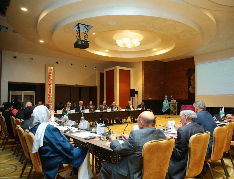 مشاورات وتأجيل واستمرار إغلاق النفط في أزمة تعيين محافظ مصرف ليبيا المركزي