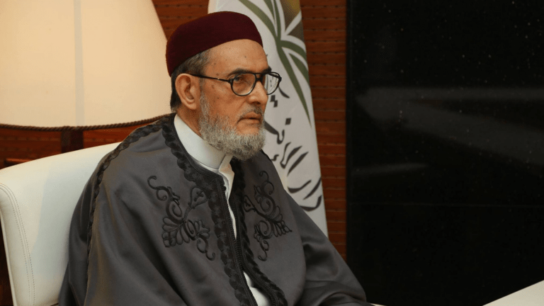 المفتي يستنكر اختطاف مدير إدارة الإمداد بوزارة الصحة