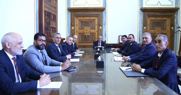 المصرف المركزي يؤكد توفير 15 مليار دينار لحل أزمة شح السيولة