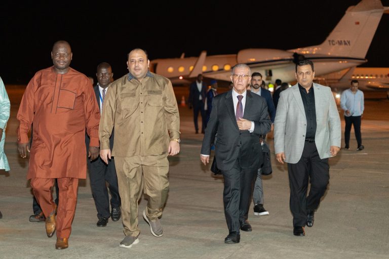 وفد حكومي يبحث استعادة ملكية مزرعة تبلغ مساحتها 2150 هكتار لمحفظة ليبيا في غينيا