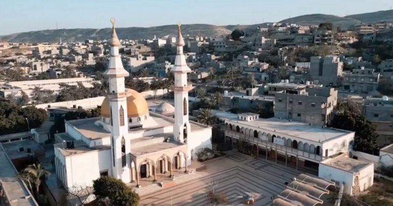 حكماء وأعيان درنة يطالبون بتحقيق العدالة تجاه الجرائم ضد المعتقلين في قرنادة