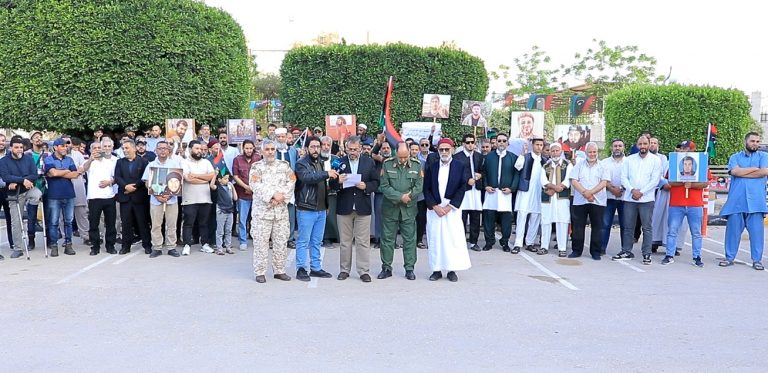 مهجرو المنطقة الشرقية يرفضون مصالحة البرلمان وحفتر ويشترطون إطلاق المعتقلين