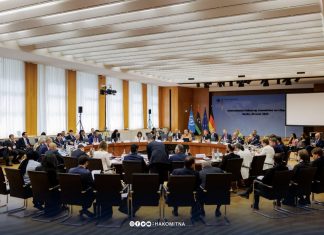 بعد تأكيده ضرورة إجراء الانتخابات دون التطرق لإنشاء حكومة جديدة.. حكومة الوحدة ترحب ببيان لجنة المتابعة ببرلين وتؤكد تمسكها بالانتخابات