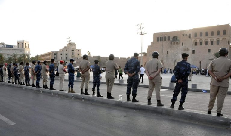 تيتيه تشييد “بقوات الأمن” لتيسيرها التظاهرات السلمية في طرابلس