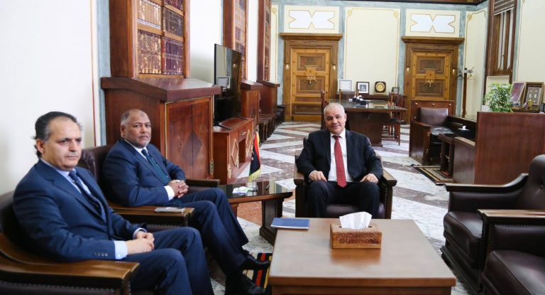 مصرف ليبيا المركزي: بدء الصرف الإلكتروني لمرتبات القطاع العام اعتبارًا من سبتمبر المقبل