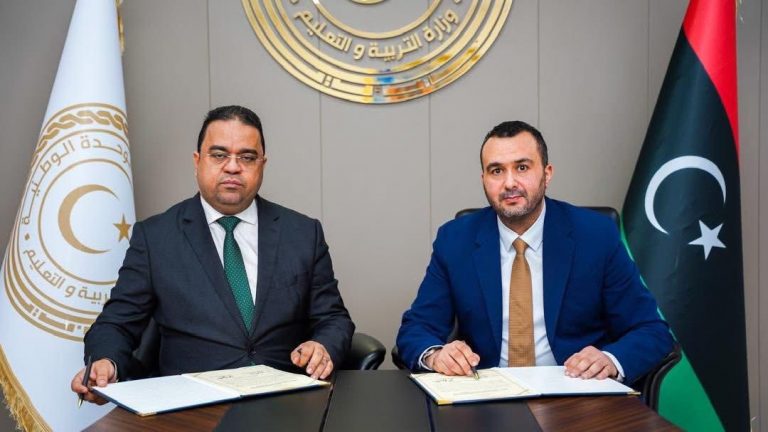 وزارة التعليم توقع اتفاقية تعاون مع وزارة الصحة لإعادة توزيع الموارد البشرية وتبادل الكفاءات