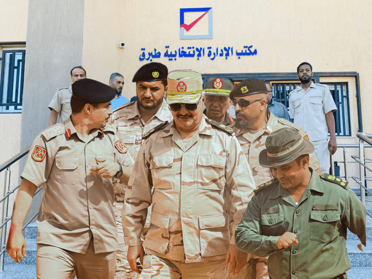 مفوضية الانتخابات تؤكد توقف العملية الانتخابية في 10 دوائر جلها تقع تحت سيطرة حفتر