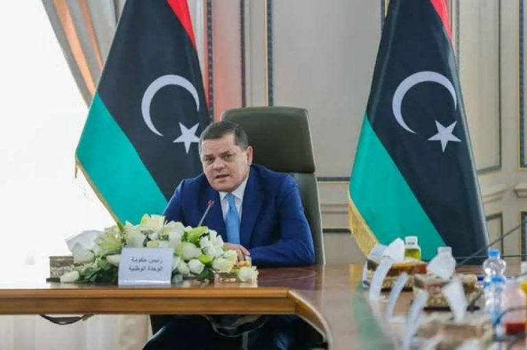 الدبيبة: اعتماد التحول الرقمي في إدارة المرتبات عبر منظومة “راتبك لحظي” ضرورة وطنية لحماية المال العام