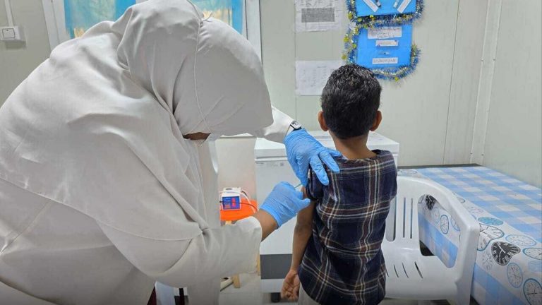 المركز الوطني لمكافحة الأمراض: تطعيم أكثر من 175 ألف طفل في الجنوب الليبي ضمن حملة الحصبة الألمانية؜