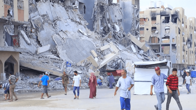 تقرير | مئات الآلاف من نازحي المناطق الجنوبية بقطاع غزة يعودون إلى محافظتي غزة والشمال