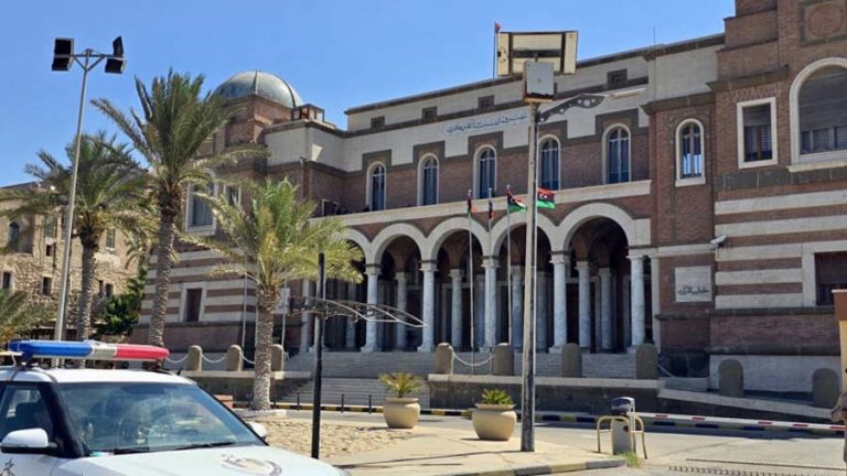 المركزي: الفئات النقدية 20 و5 ودينار تظل قانونية وصالحة للتداول حتى نهاية سبتمبر الجاري