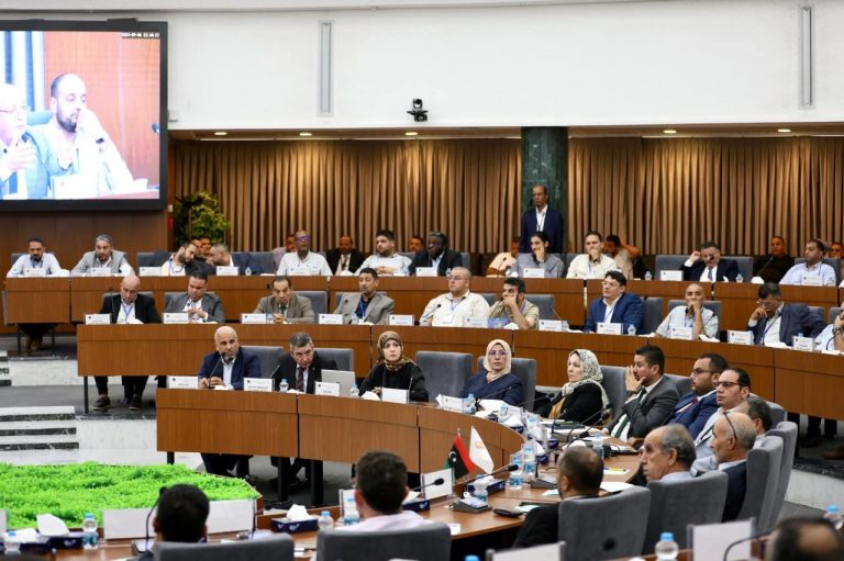 وزارة الصحة بحكومة الوحدة تعقد اجتماعًا موسعًا لمديري المستشفيات على مستوى ليبيا