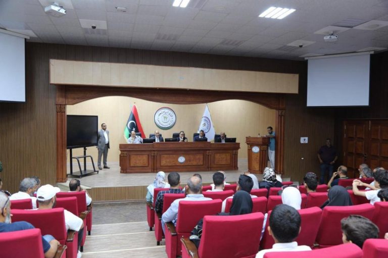 وزارة التعليم توقف تسجيل طلبة جدد بالمدرسة الباكستانية لحين تسوية أوضاعها القانونية