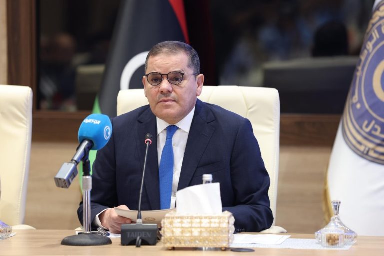 الدبيبة يصدر قرارات هامة للفصل بين مطار امعيتيقة المدني والقاعدة العسكرية وتنظيم السجون