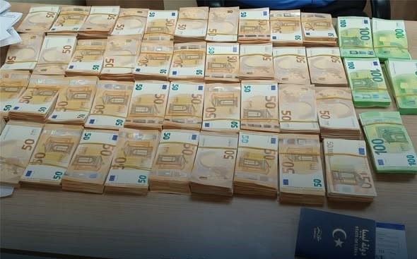 مصلحة الجمارك: إحباط محاولة تهريب 250 ألف يورو إلى تركيا