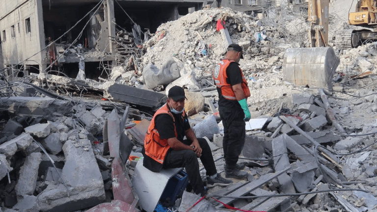 تقرير | آلة القتل والتدمير الصهيونية لاتزال تفتك بقطاع غزة منذ أكثر من 18 شهرا