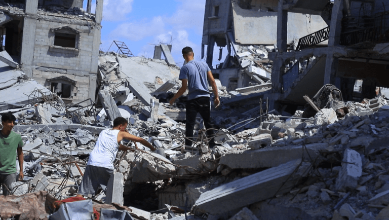 انتهاكات وخروقات الاحتلال مستمرة على القطاع منذ بدء وقف إطلاق النار