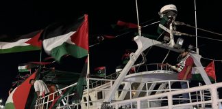 منسق سفينة “عمر المختار”: سيطرة القوات الصهيونية على السفينة واعتقال النشطاء وفريق قانوني يراقب أوضاعهم